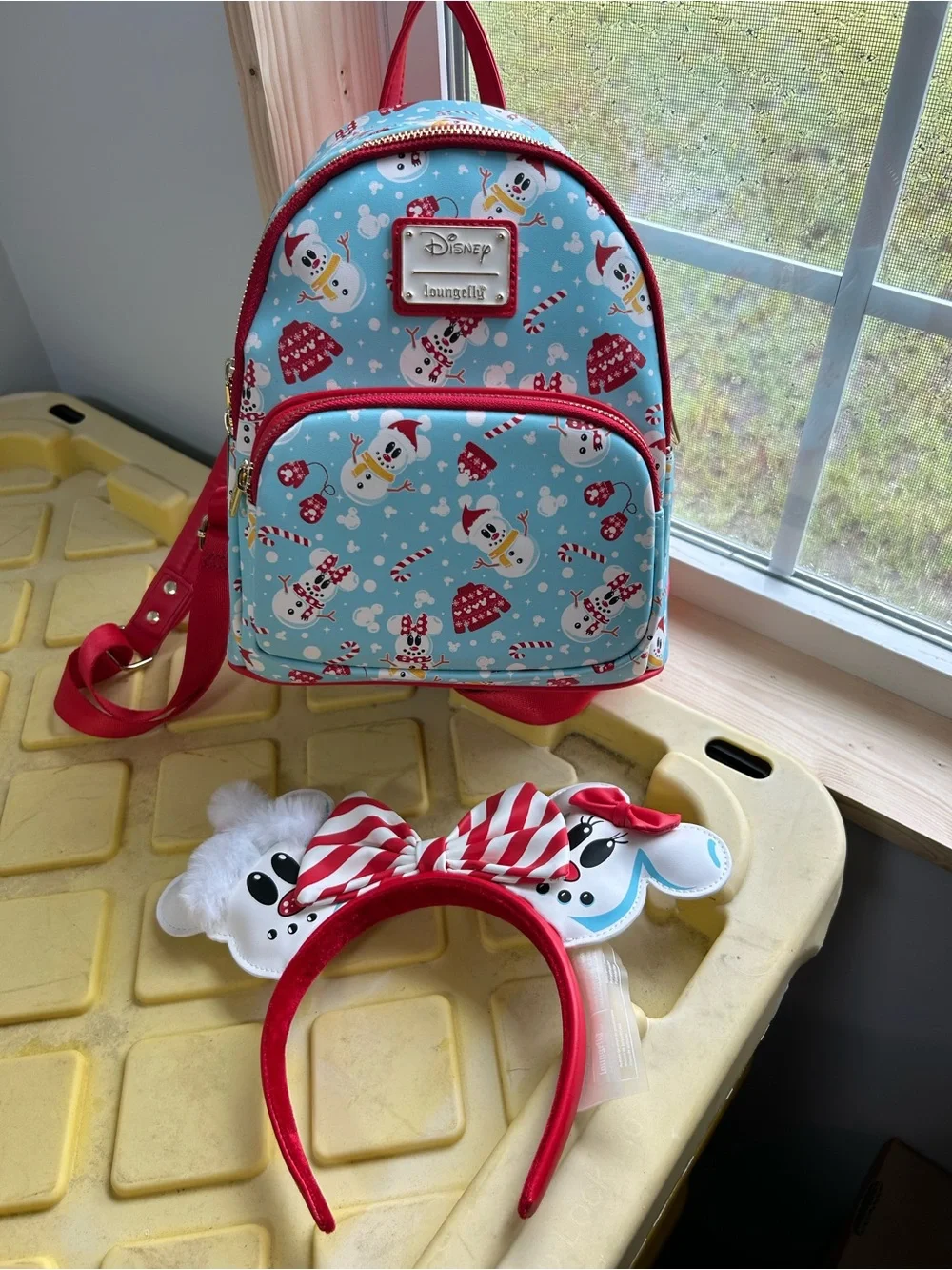 NWOT Loungefly Disney Holiday Snowman Mini Backpack with Bow Ears